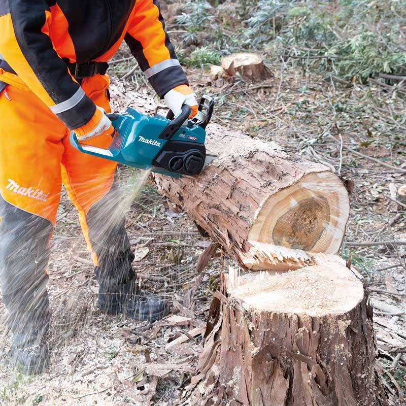 Аккумуляторная цепная пила  Makita UC023GZ, безключевая, 40V, 40см (без АКБ и ЗУ)