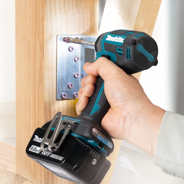 Аккумуляторный ударный шуруповерт (импакт) Makita DTD173RTJ (2х5Ач, ЗУ)