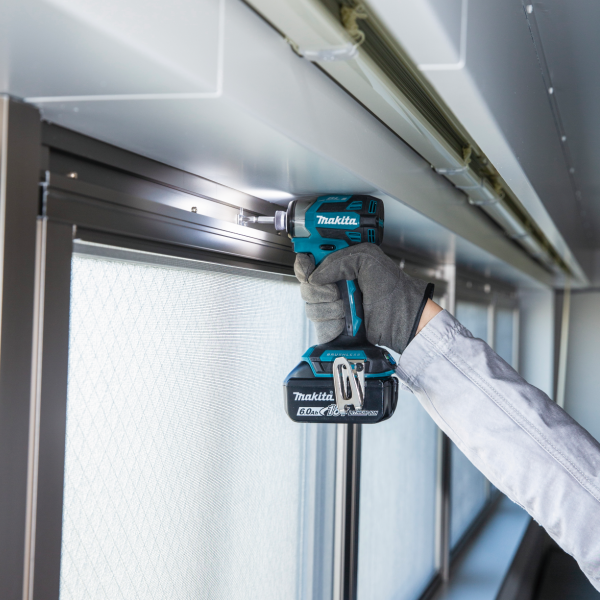 Аккумуляторный ударный шуруповерт Makita DTD173Z (DTD 173 Z) 