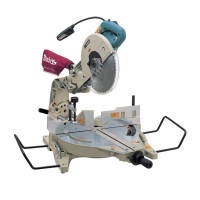 Торцовочная пила Makita LS0714FLN